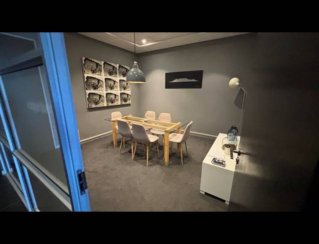 BUSINESS PROPERTY TO RENT IN PAARDEN EILAND